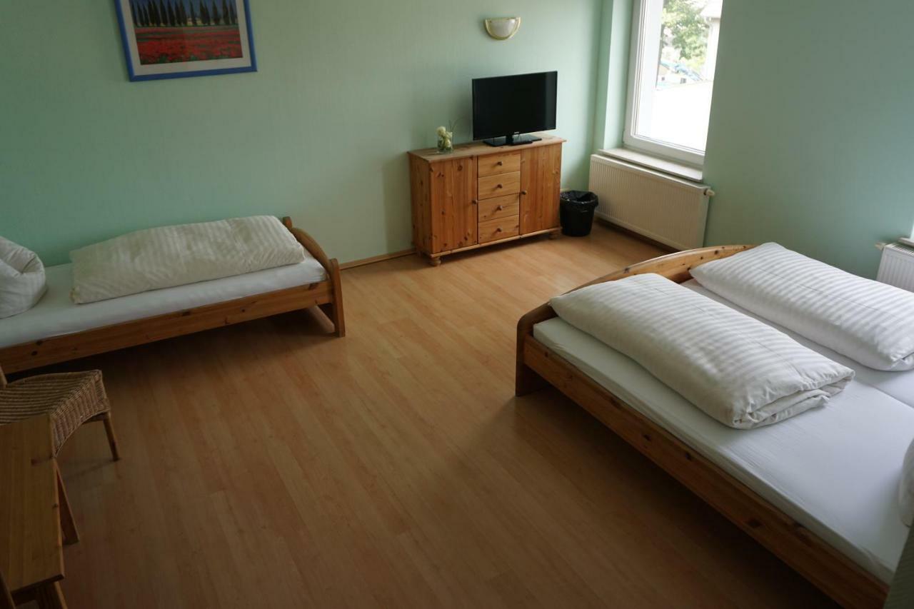 Hotel Am Bahnhof Βάρεν Εξωτερικό φωτογραφία