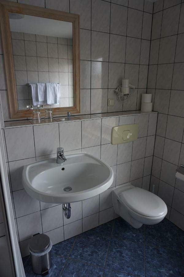 Hotel Am Bahnhof Βάρεν Εξωτερικό φωτογραφία